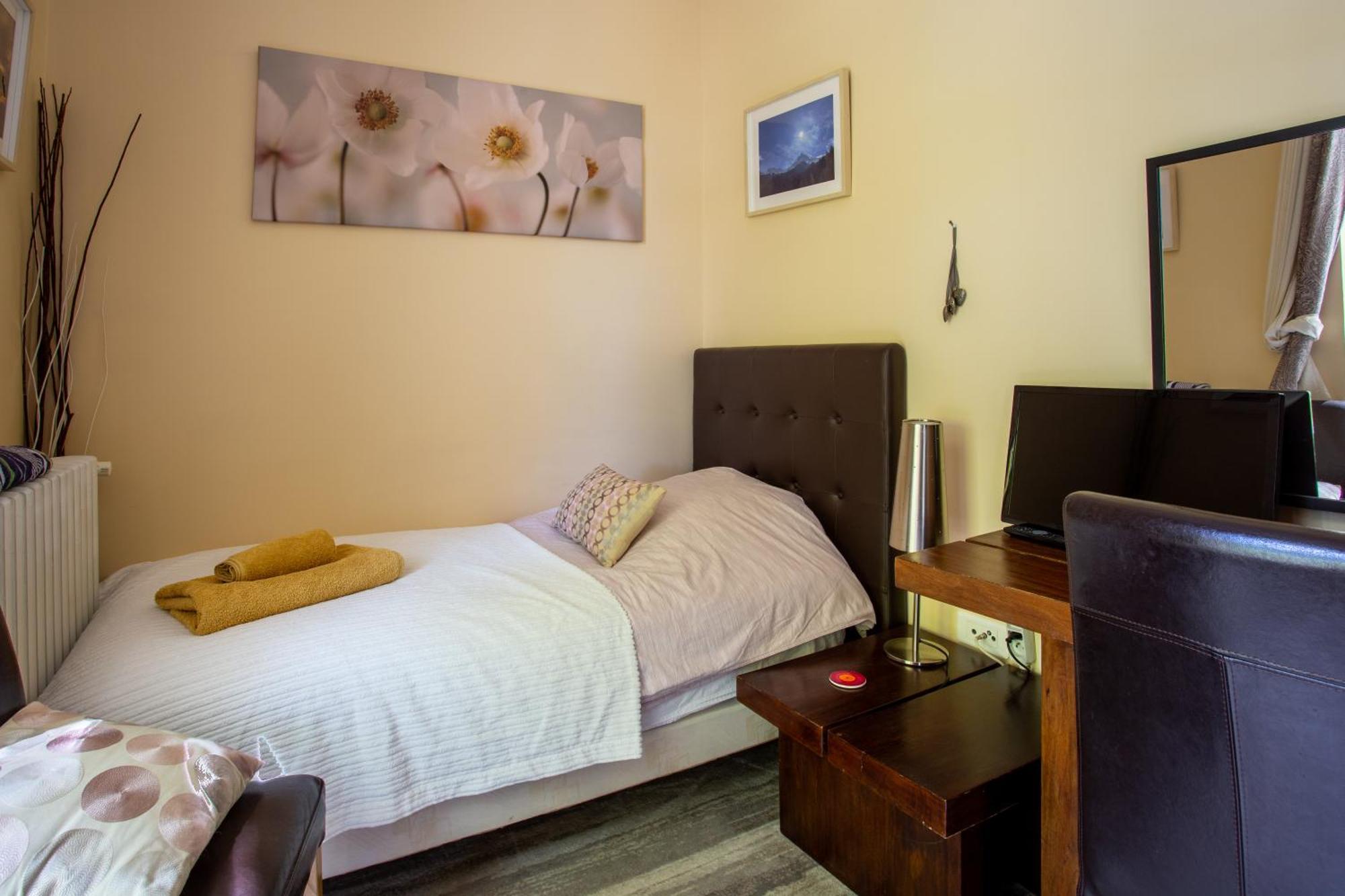 Gites Du Caylar - Chambres Et Appartments เลอเกลาร์ ภายนอก รูปภาพ